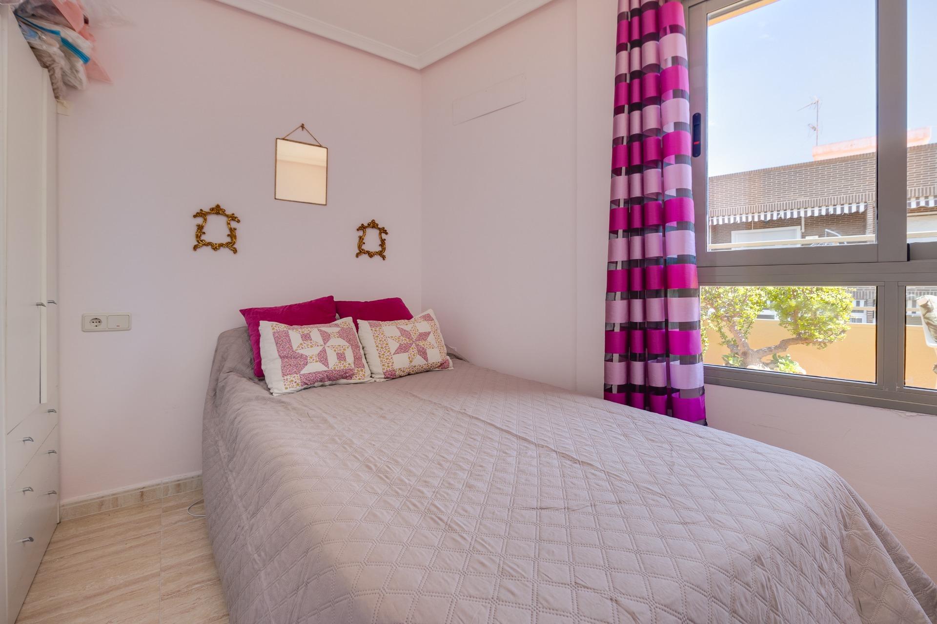 2 Bed, 1 Bath, ApartmentFor Sale, Torrevieja, Alicante