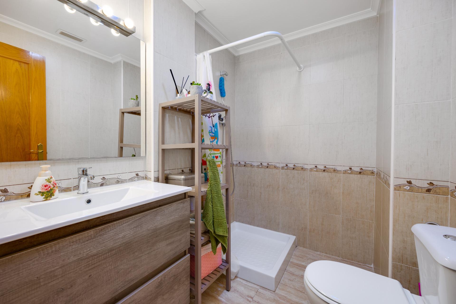 2 Bed, 1 Bath, ApartmentFor Sale, Torrevieja, Alicante