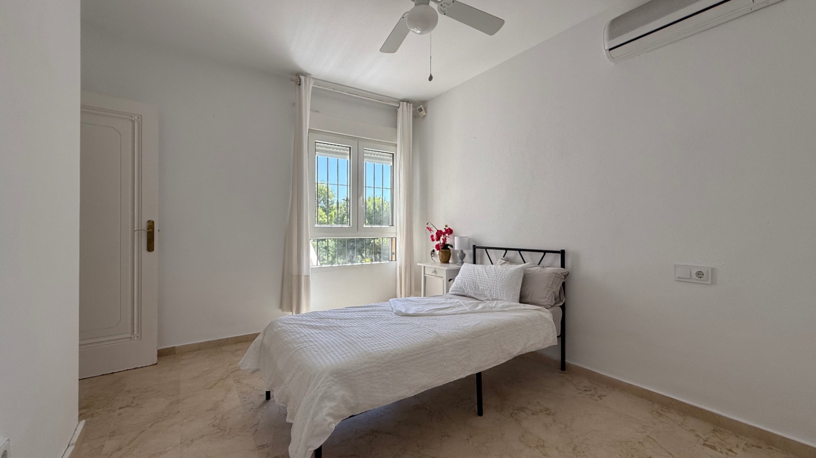 4 Bed, 2 Bath, HouseFor Sale, Orihuela, Alicante