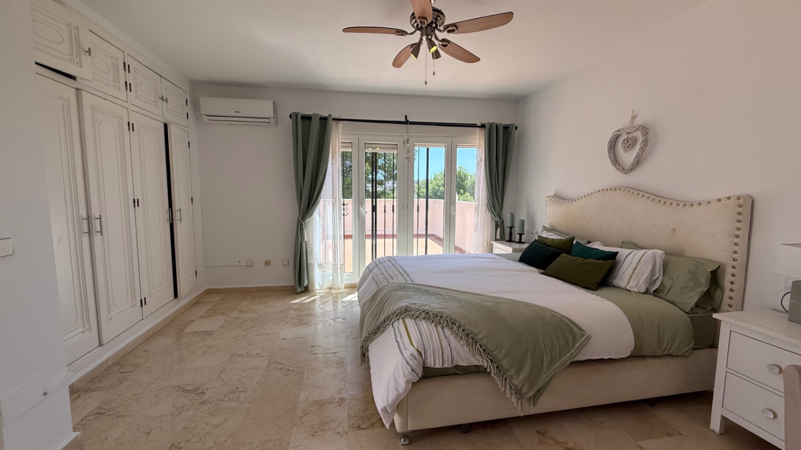 4 Bed, 2 Bath, HouseFor Sale, Orihuela, Alicante