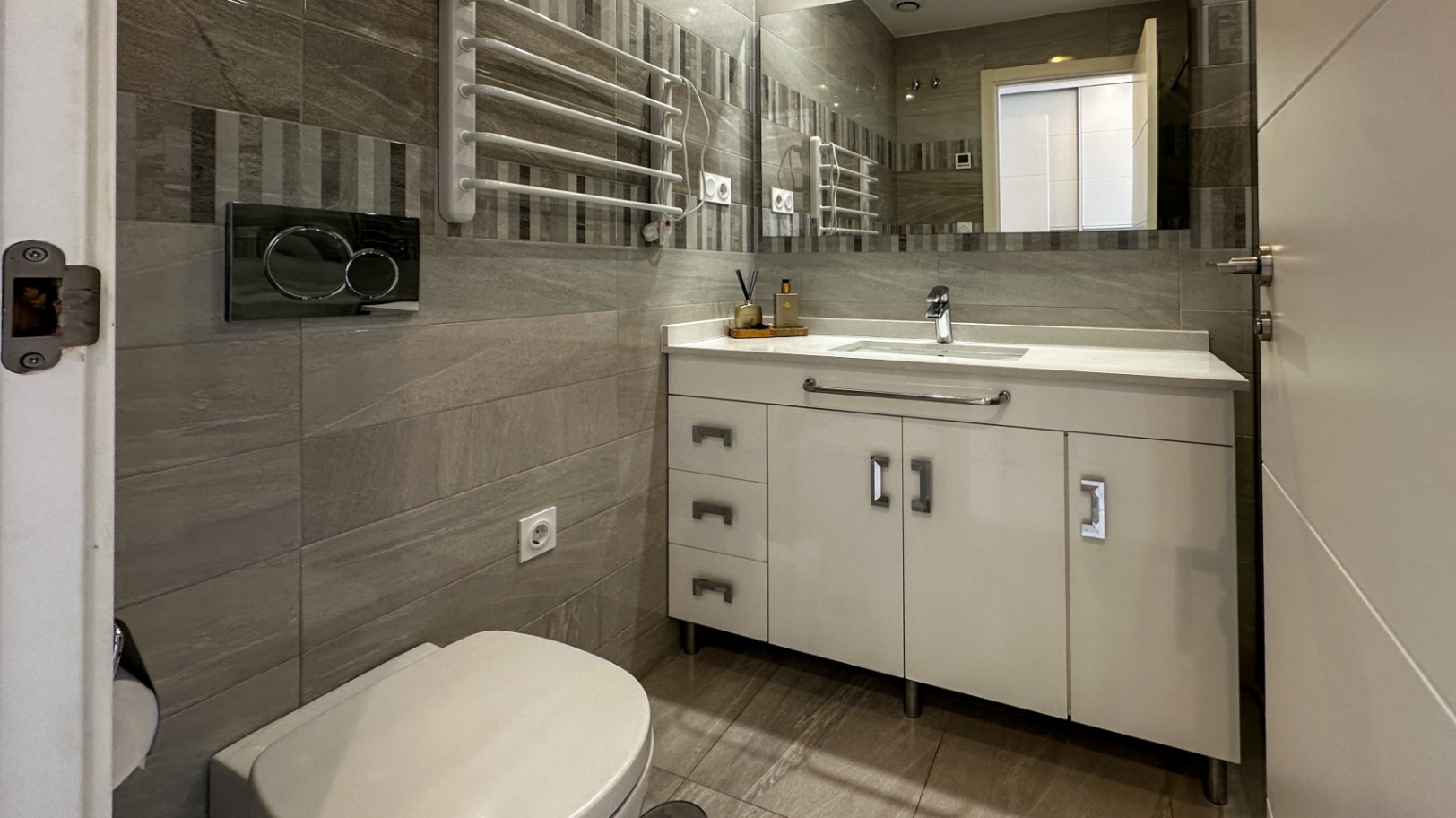 2 Bed, 2 Bath, ApartmentFor Sale, Torrevieja, Alicante