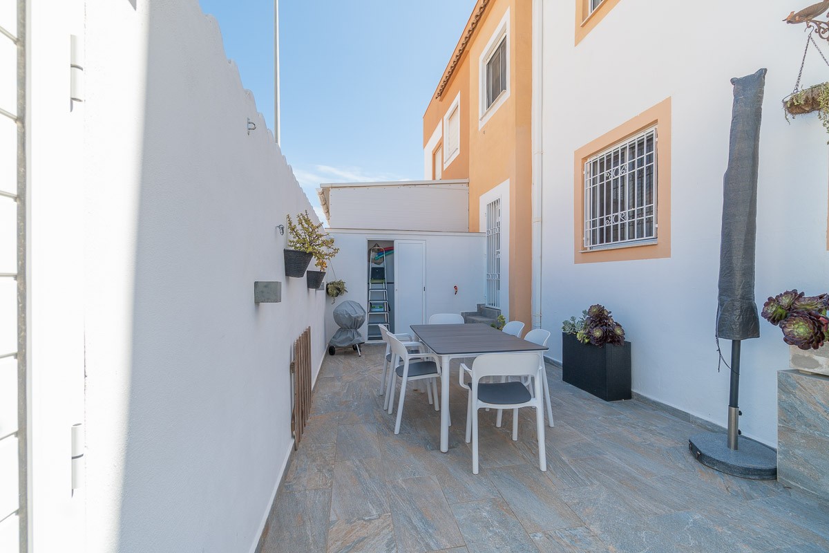 2 Bed, 2 Bath, HouseFor Sale, Torrevieja, Alicante