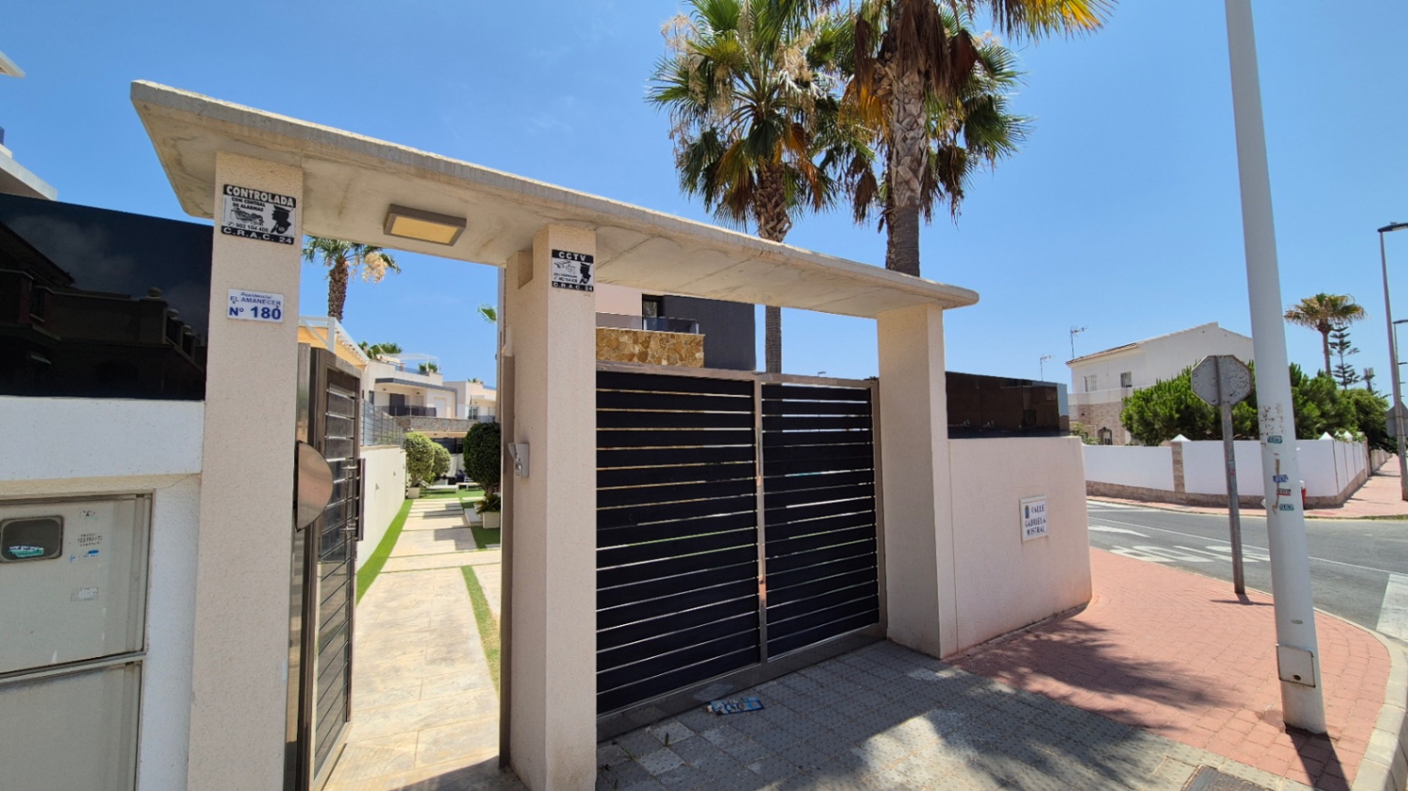 4 Bed, 4 Bath, HouseFor Sale, Torrevieja, Alicante