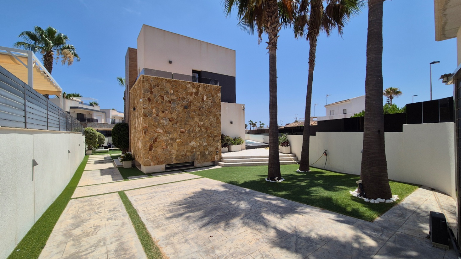 4 Bed, 4 Bath, HouseFor Sale, Torrevieja, Alicante