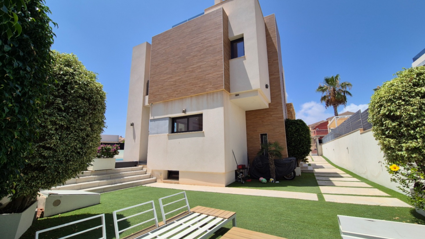 4 Bed, 4 Bath, HouseFor Sale, Torrevieja, Alicante