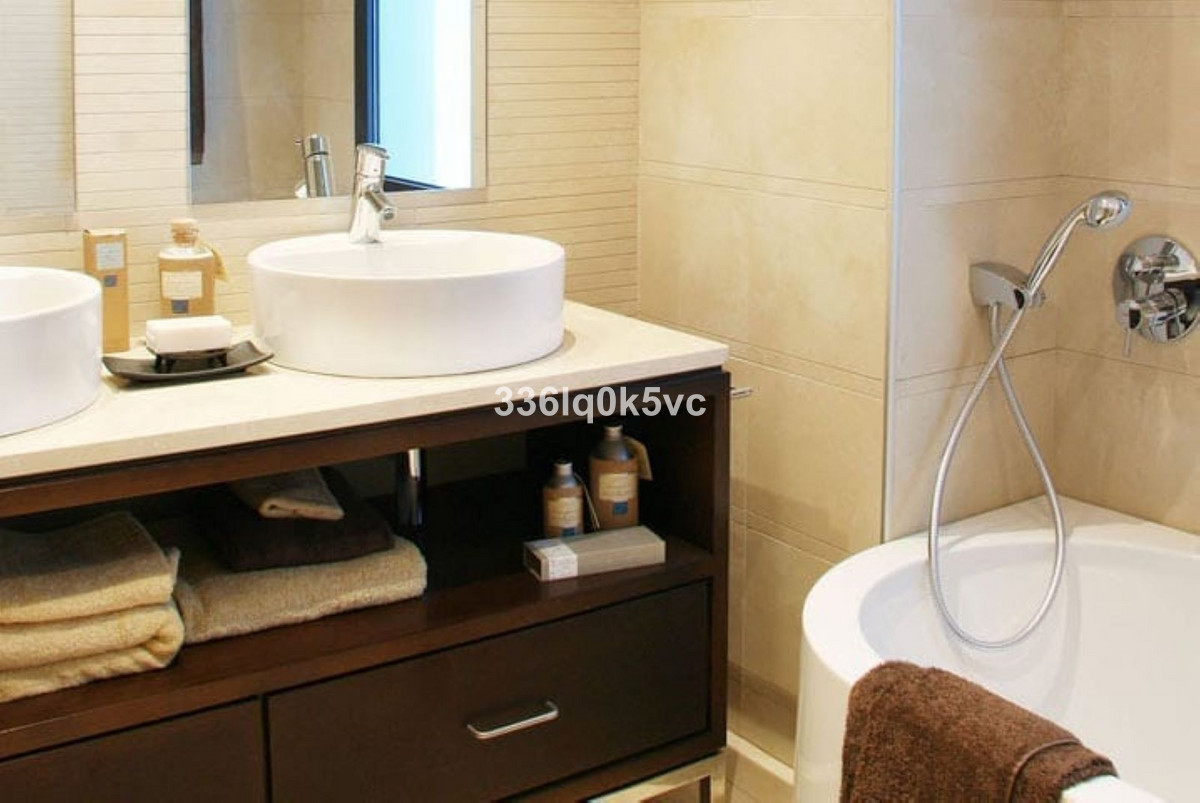 2 Bed, 2 Bath, ApartmentFor Sale, Altos de los Monteros, Malaga