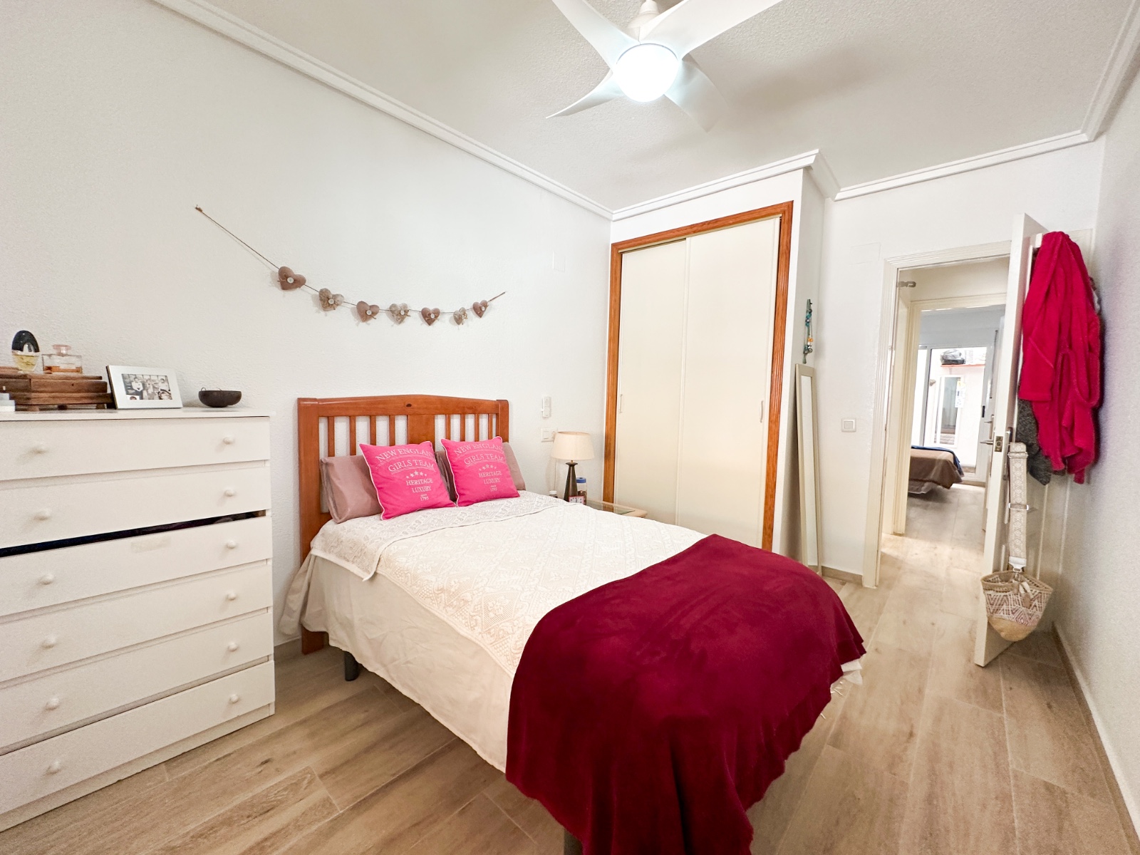 2 Bed, 1 Bath, ApartmentFor Sale, Torrevieja, Alicante