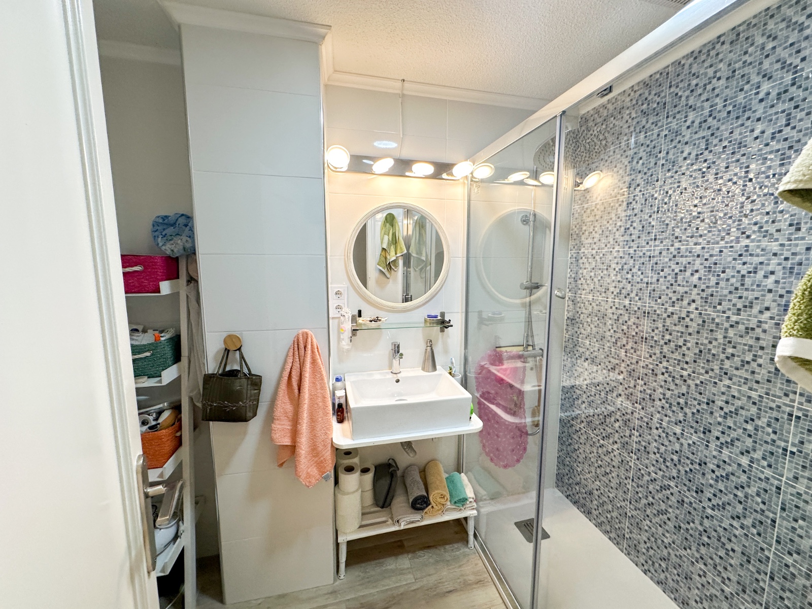 2 Bed, 1 Bath, ApartmentFor Sale, Torrevieja, Alicante