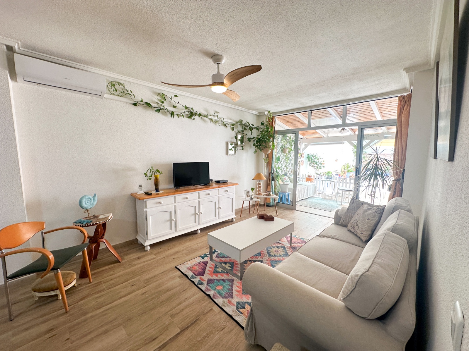 2 Bed, 1 Bath, ApartmentFor Sale, Torrevieja, Alicante