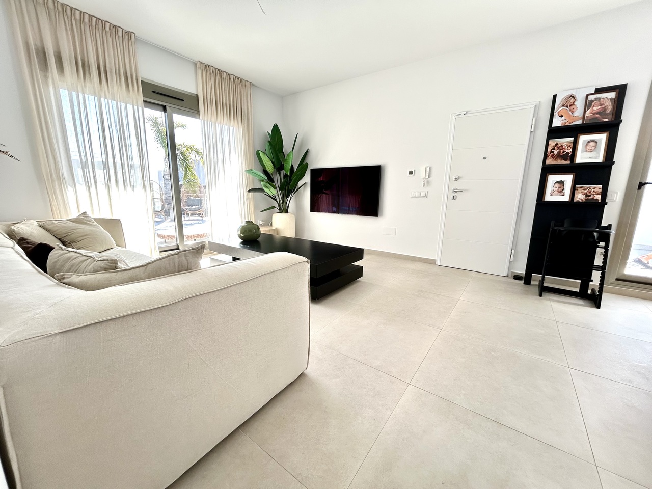 4 Bed, 3 Bath, HouseFor Sale, San Miguel de Salinas, Alicante