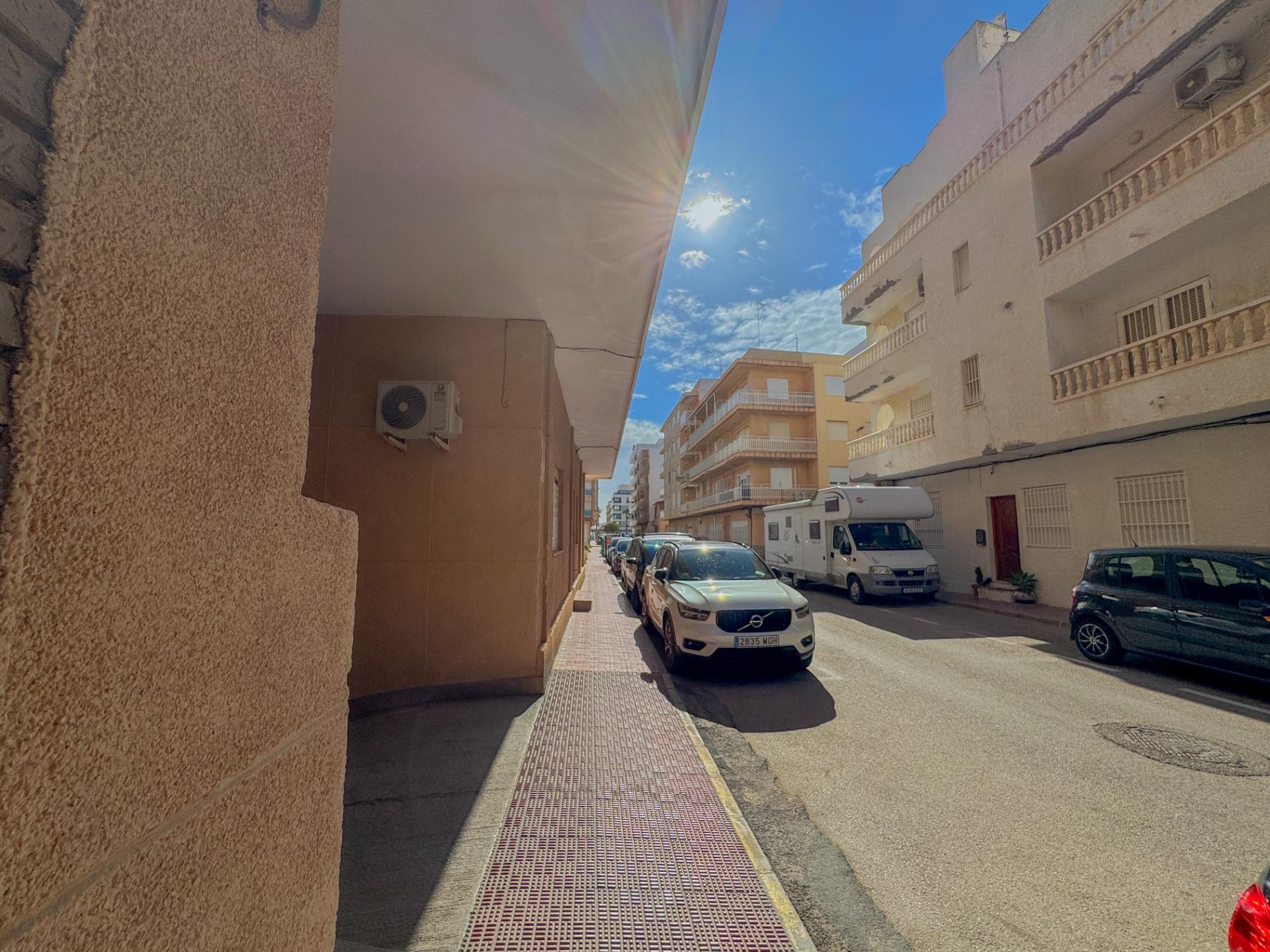 3 Bed, 1 Bath, ApartmentFor Sale, Torrevieja, Alicante