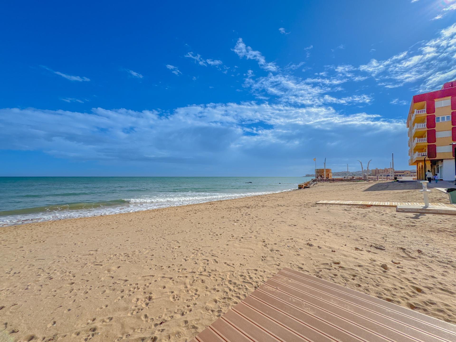 3 Bed, 1 Bath, ApartmentFor Sale, Torrevieja, Alicante