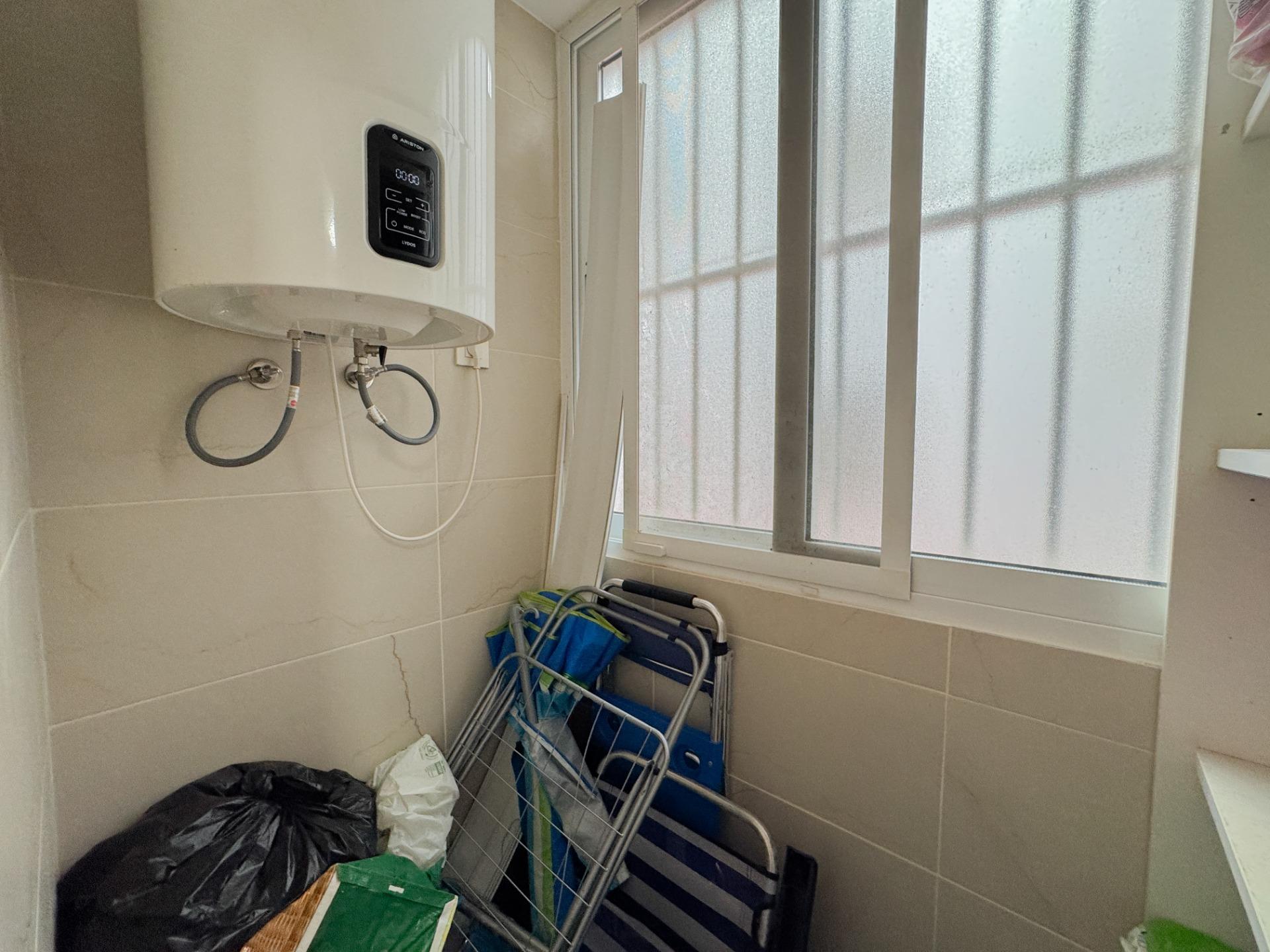 3 Bed, 1 Bath, ApartmentFor Sale, Torrevieja, Alicante