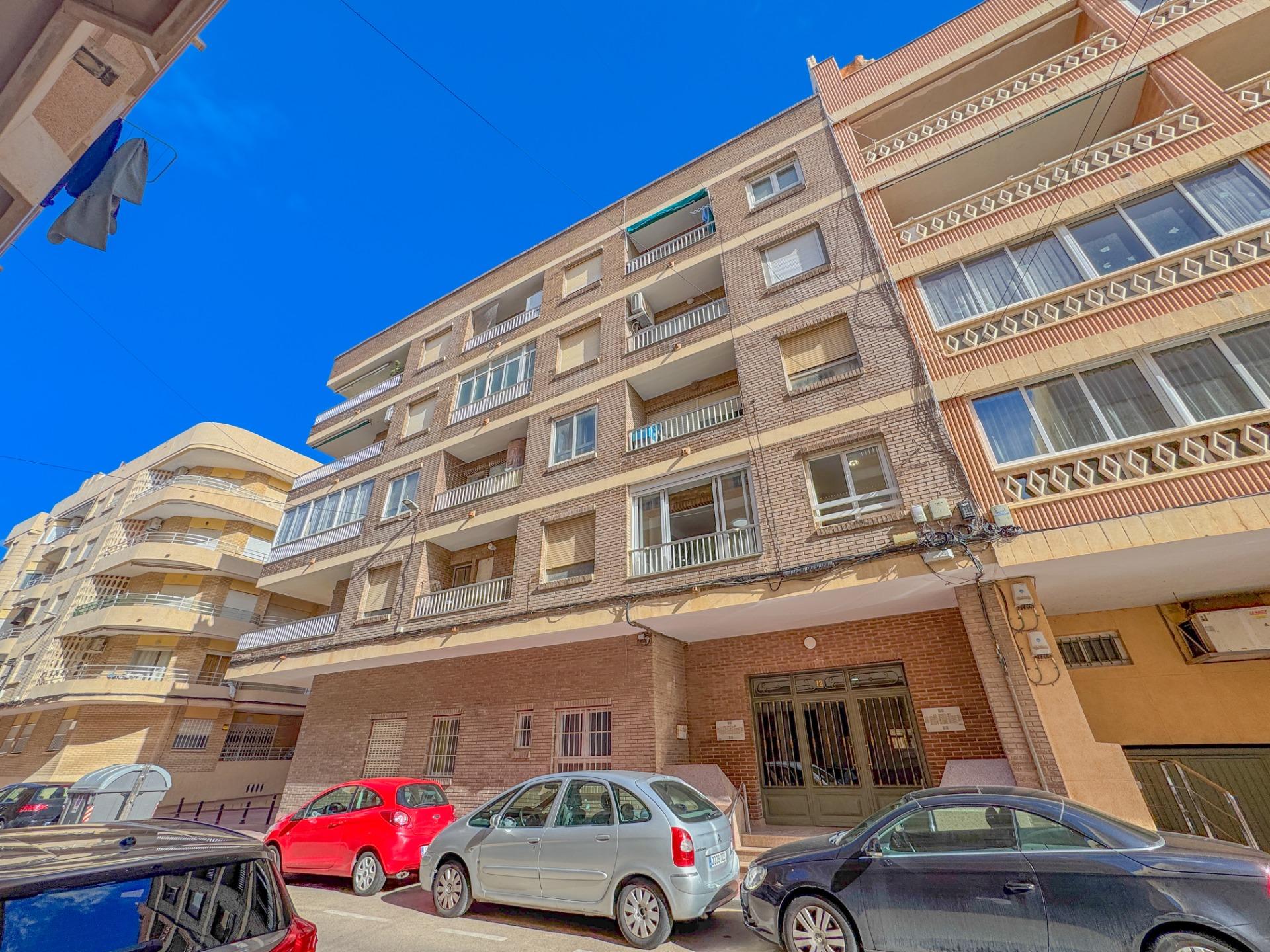 3 Bed, 1 Bath, ApartmentFor Sale, Torrevieja, Alicante