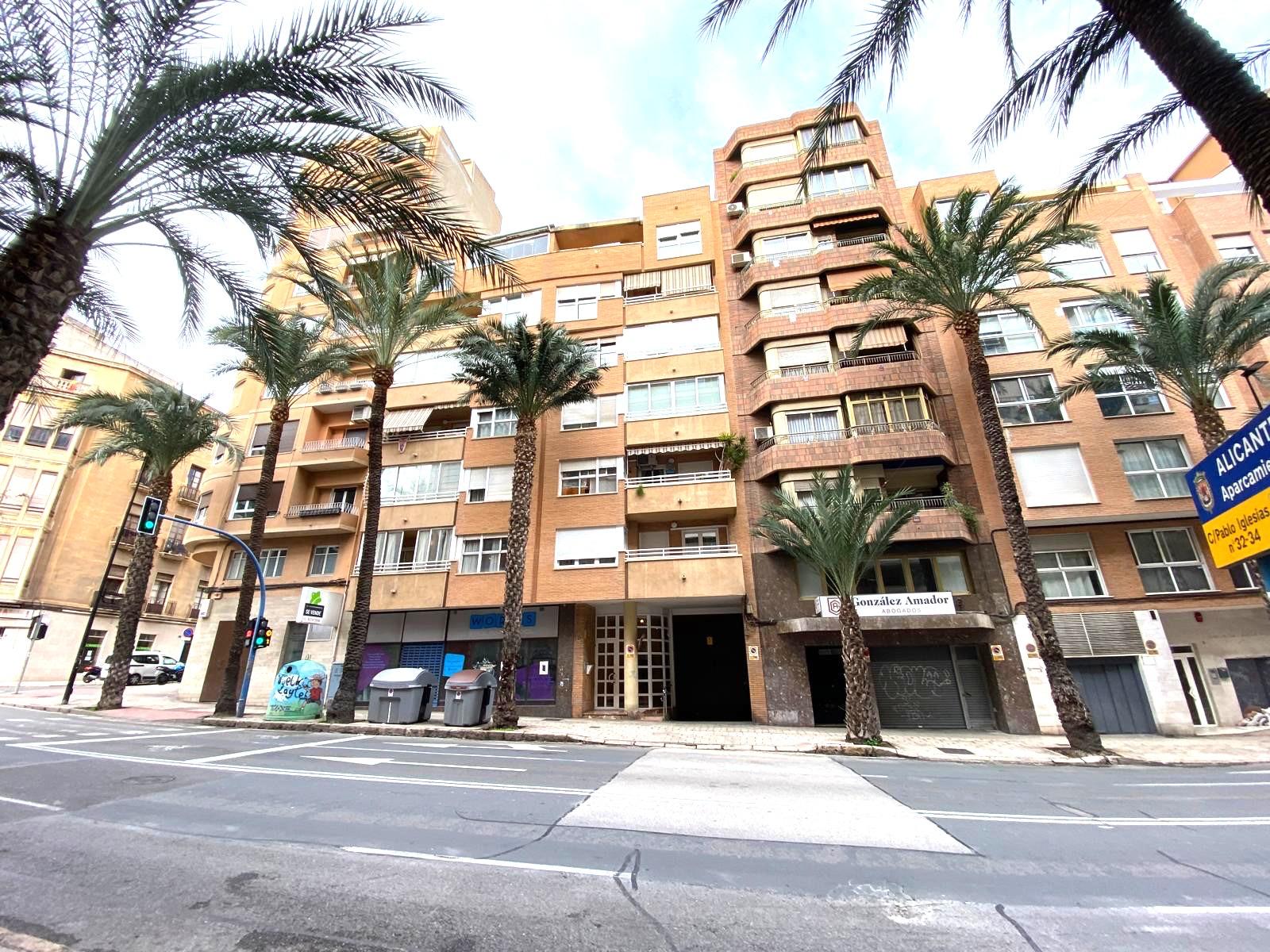 4 Bed, 2 Bath, ApartmentFor Sale, Alicante, Alicante