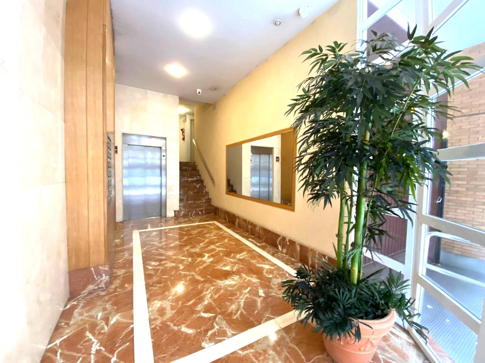 4 Bed, 2 Bath, ApartmentFor Sale, Alicante, Alicante