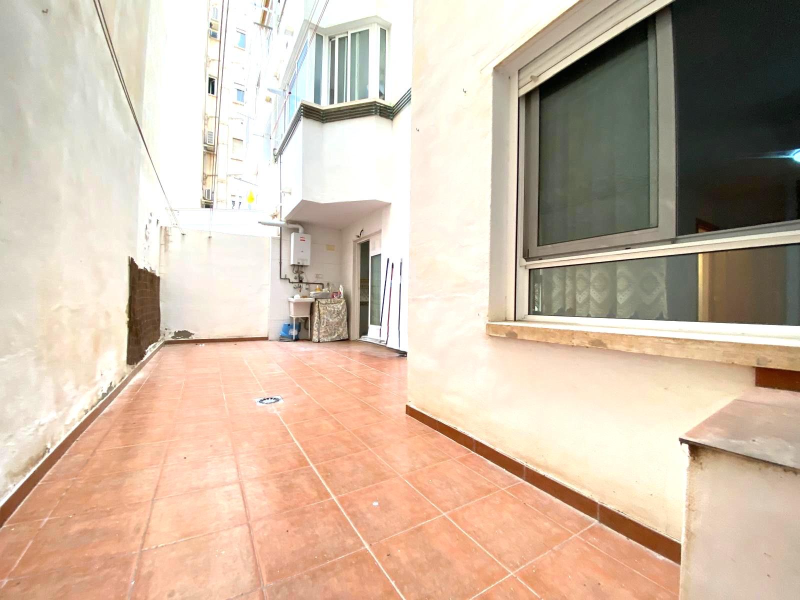 4 Bed, 2 Bath, ApartmentFor Sale, Alicante, Alicante