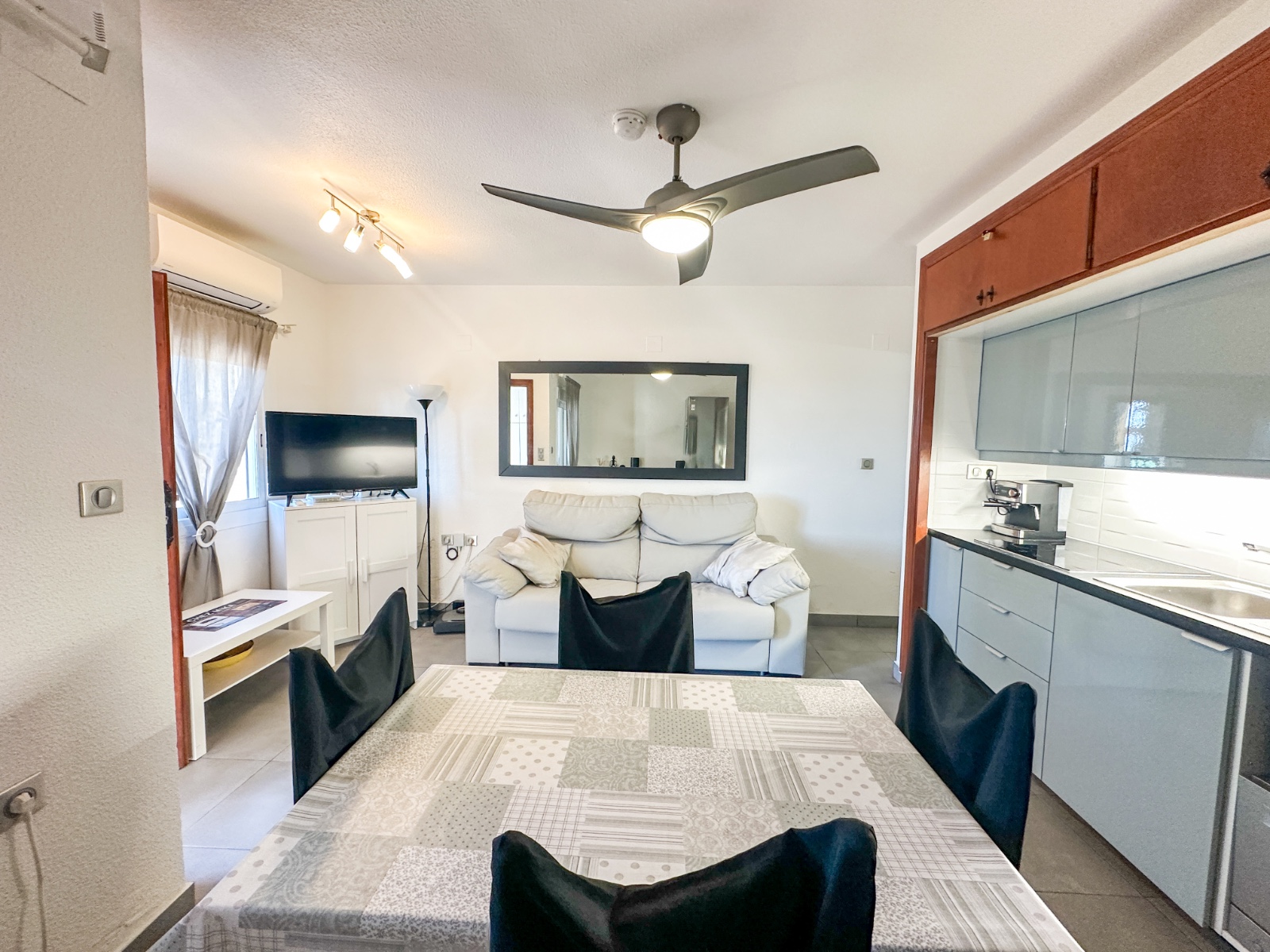 1 Bed, 1 Bath, ApartmentFor Sale, Villamartin, Alicante