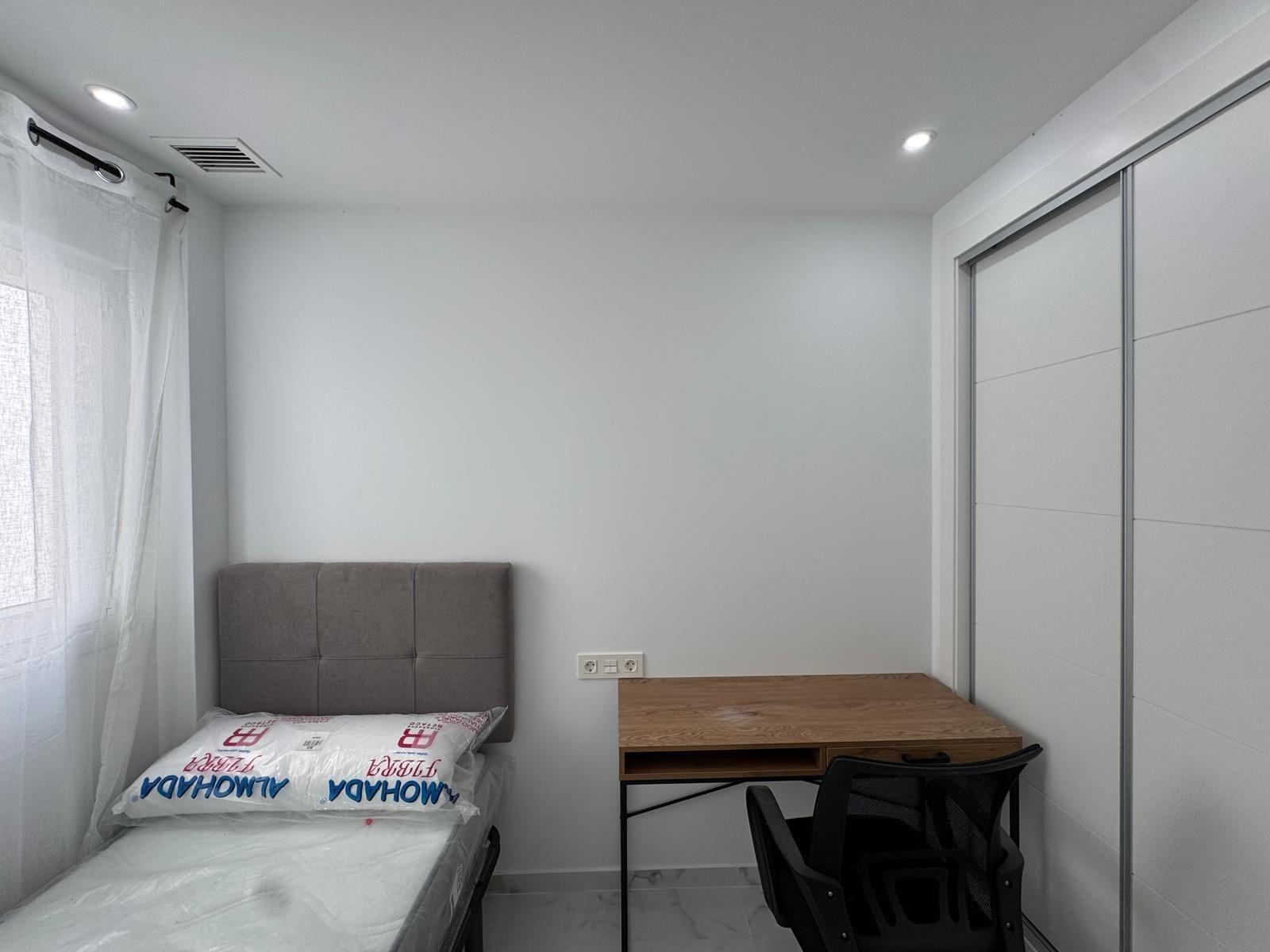 2 Bed, 1 Bath, ApartmentFor Sale, Torrevieja, Alicante