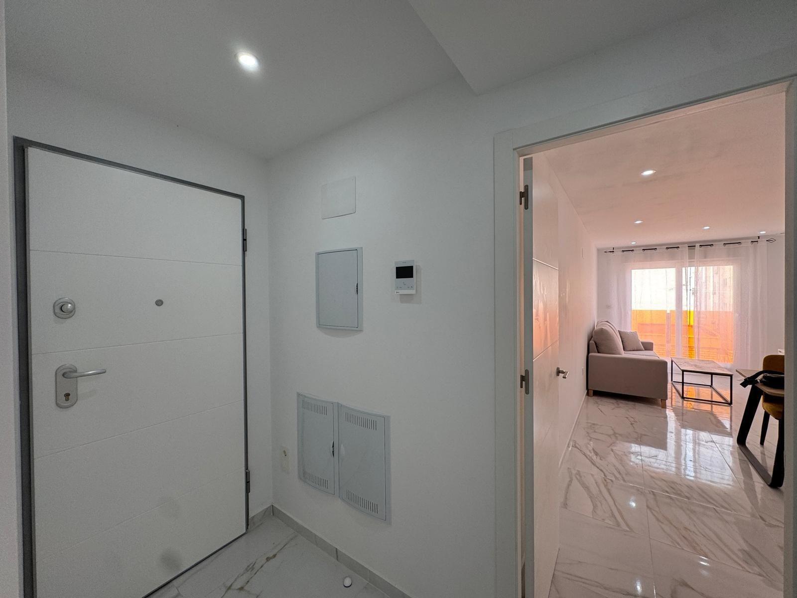 2 Bed, 1 Bath, ApartmentFor Sale, Torrevieja, Alicante