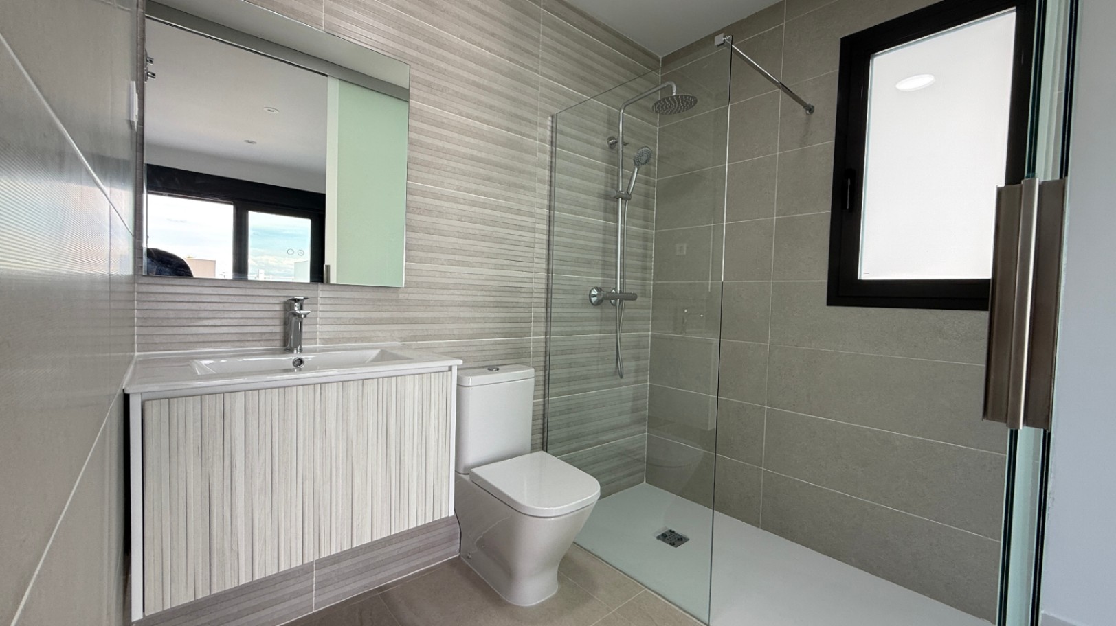 2 Bed, 1 Bath, ApartmentFor Sale, Torrevieja, Alicante