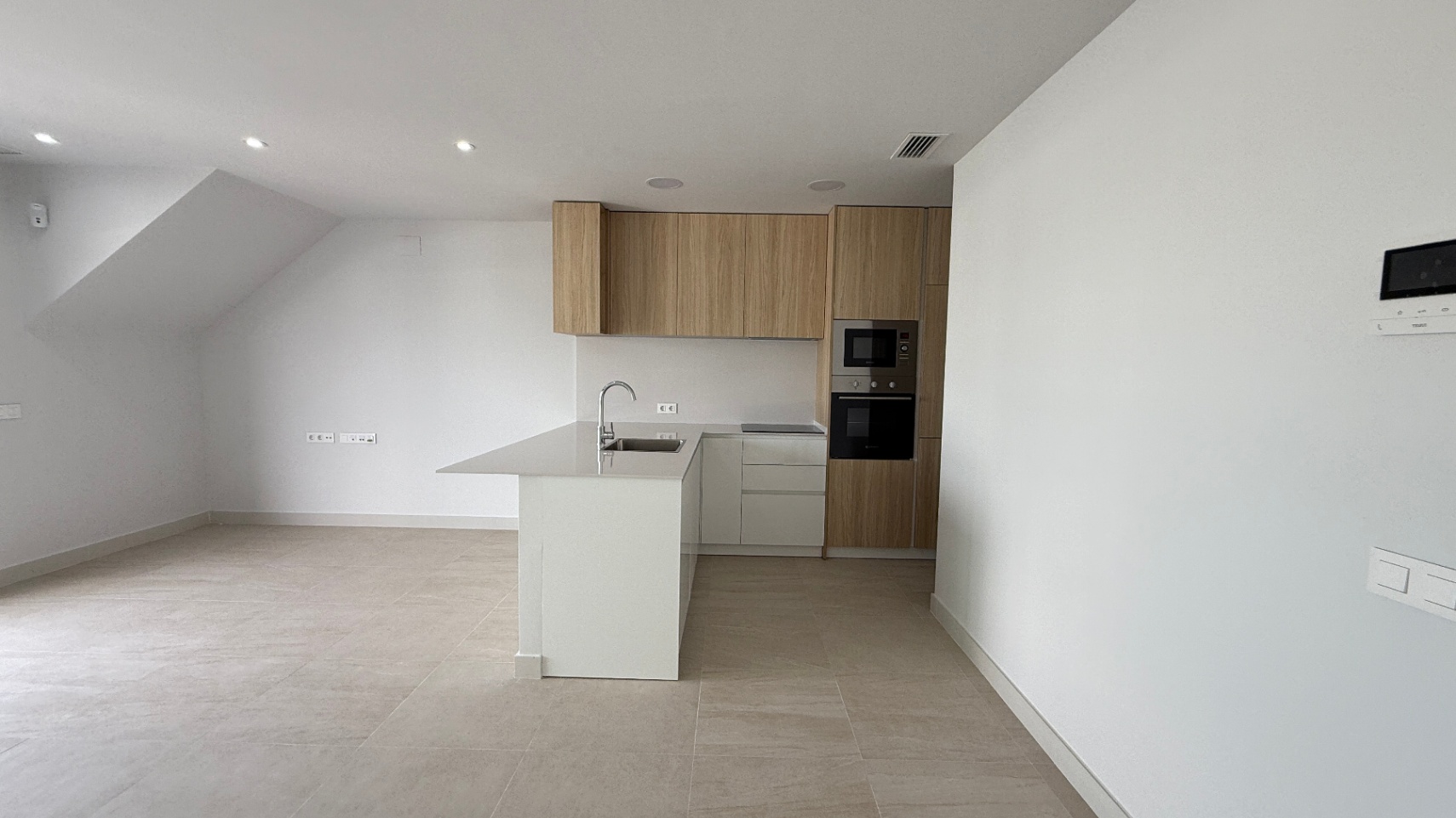 2 Bed, 1 Bath, ApartmentFor Sale, Torrevieja, Alicante