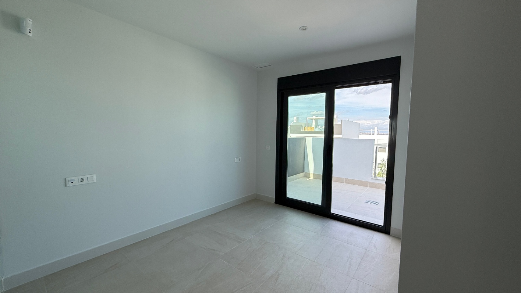 2 Bed, 1 Bath, ApartmentFor Sale, Torrevieja, Alicante