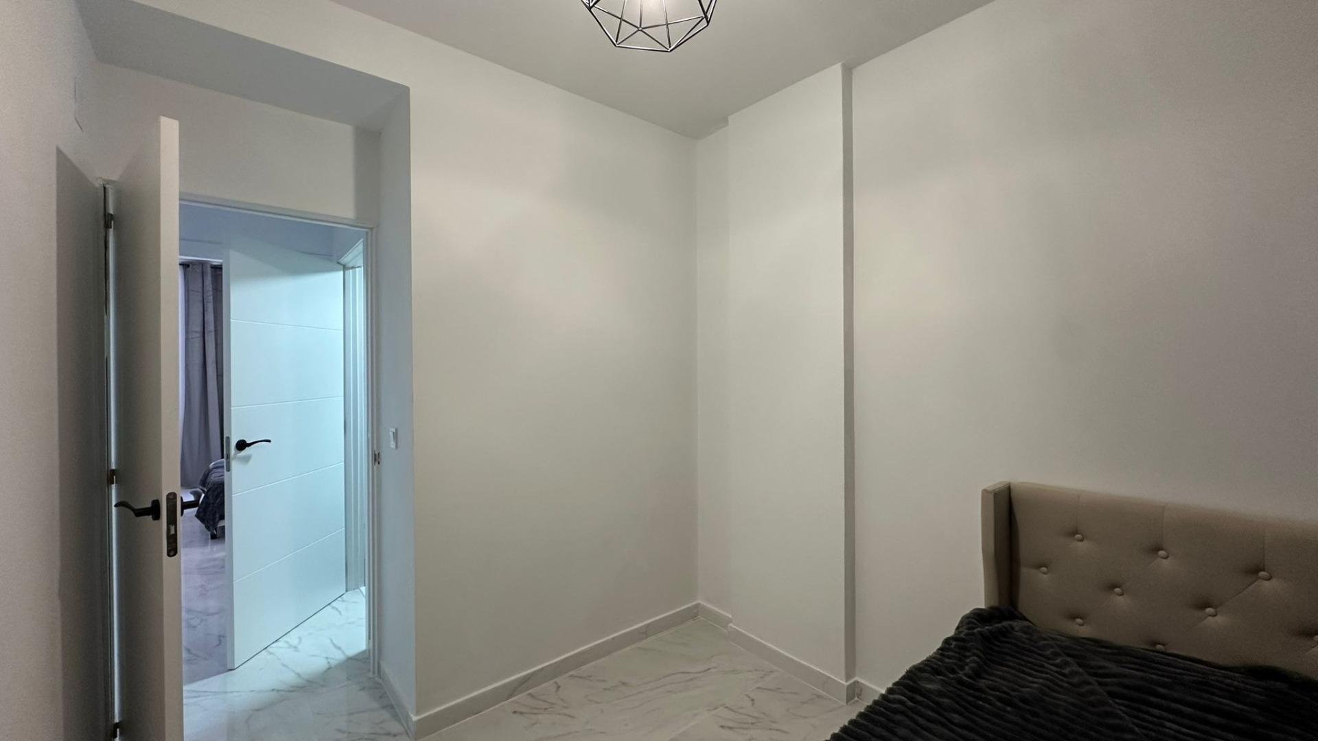 2 Bed, 1 Bath, ApartmentFor Sale, Torrevieja, Alicante