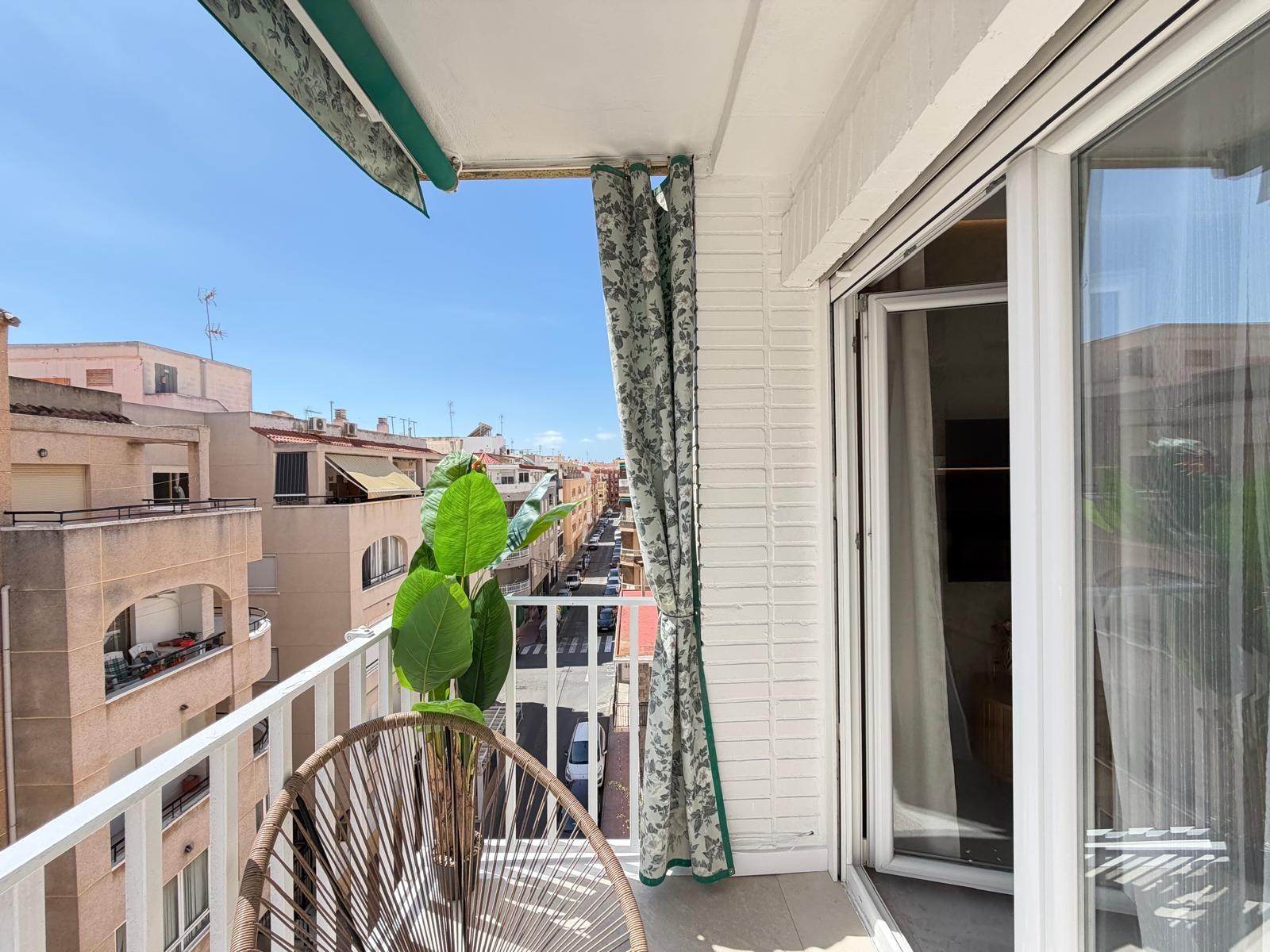 3 Bed, 1 Bath, ApartmentFor Sale, Torrevieja, Alicante