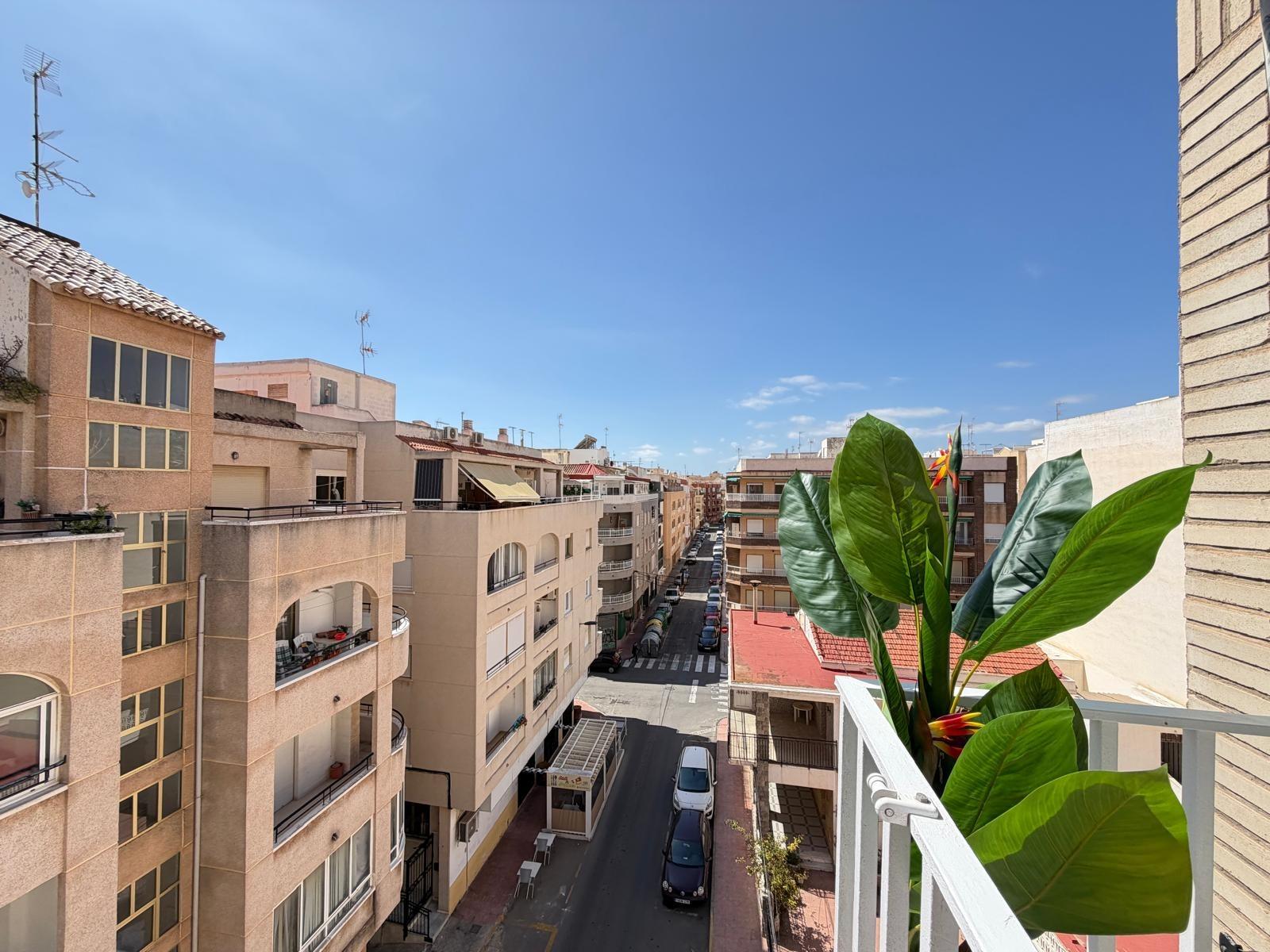 3 Bed, 1 Bath, ApartmentFor Sale, Torrevieja, Alicante