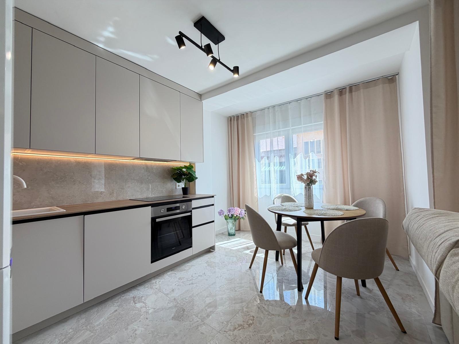 3 Bed, 1 Bath, ApartmentFor Sale, Torrevieja, Alicante