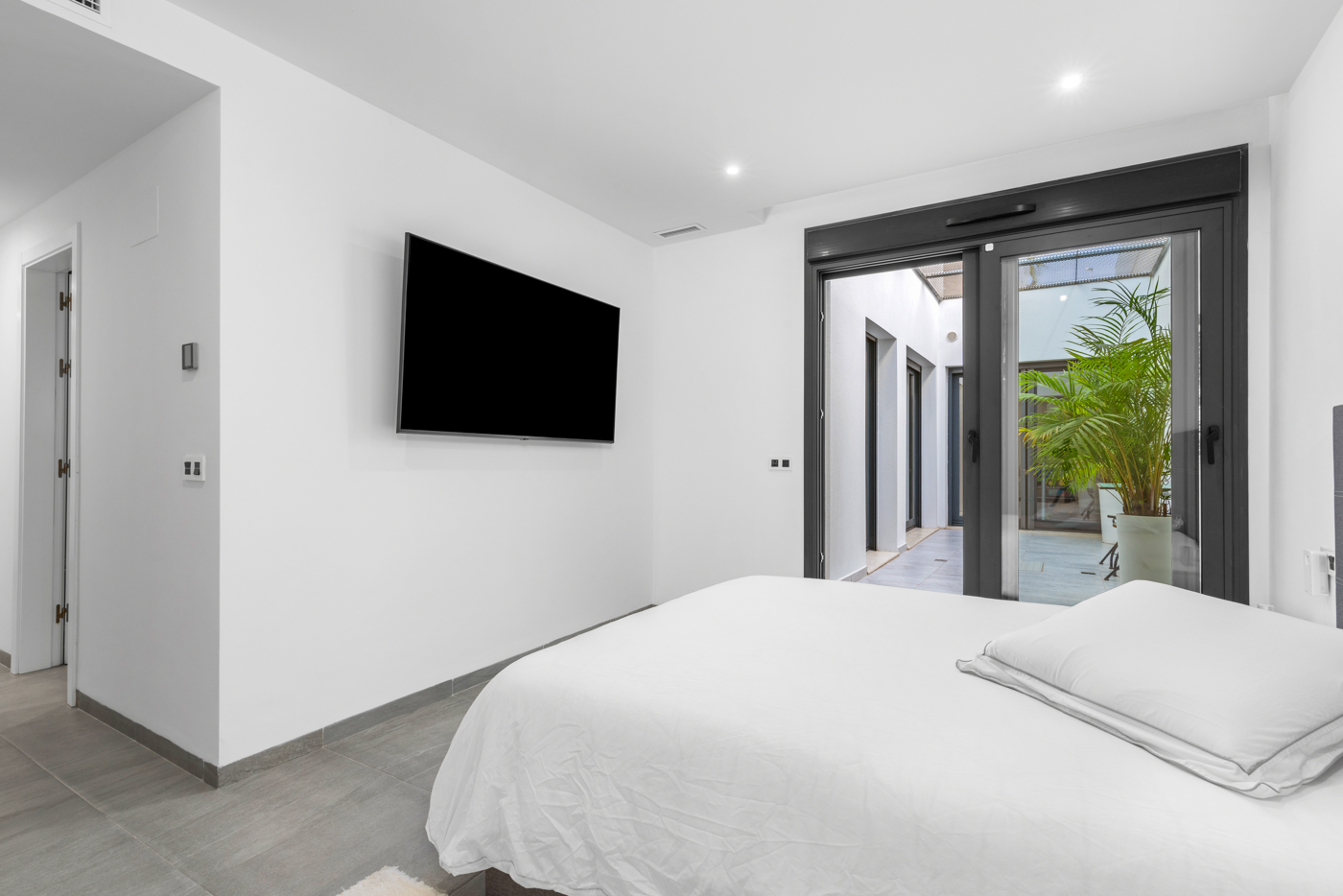 4 Bed, 4 Bath, HouseFor Sale, San Miguel de Salinas, Alicante