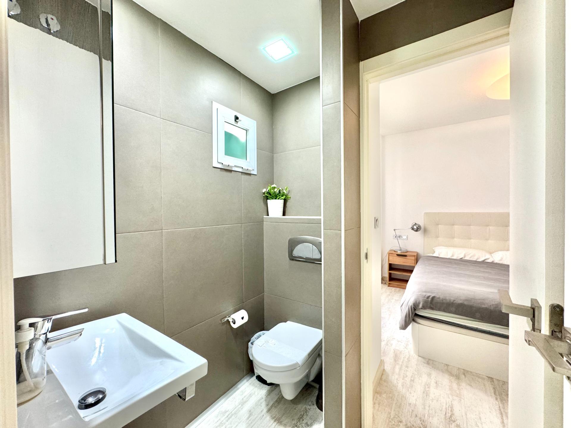 3 Bed, 2 Bath, ApartmentFor Sale, Torrevieja, Alicante