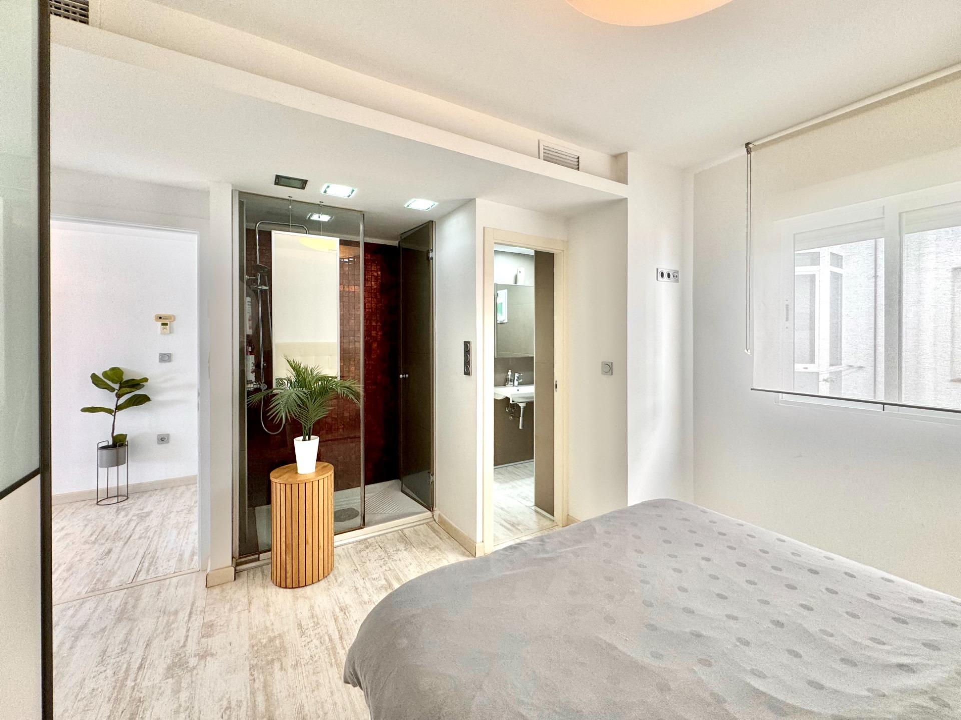 3 Bed, 2 Bath, ApartmentFor Sale, Torrevieja, Alicante