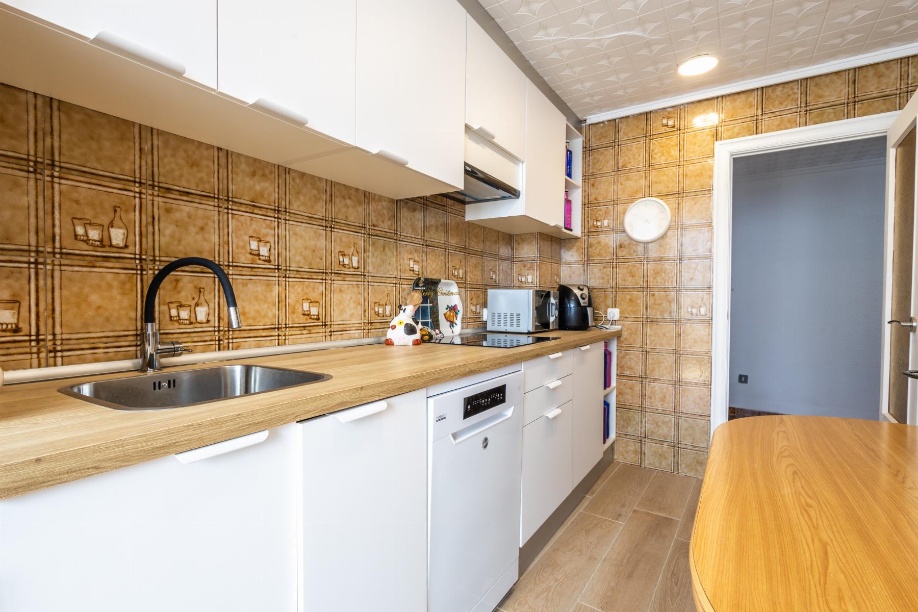 2 Bed, 1 Bath, ApartmentFor Sale, Torrevieja, Alicante