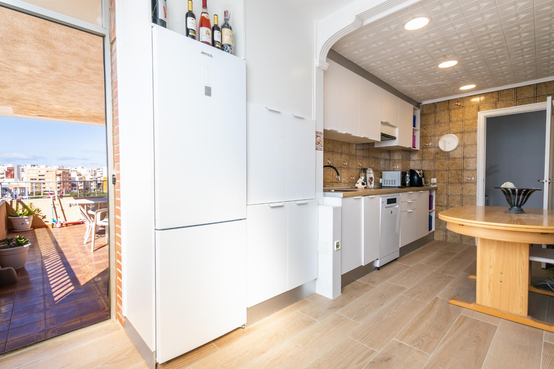 2 Bed, 1 Bath, ApartmentFor Sale, Torrevieja, Alicante