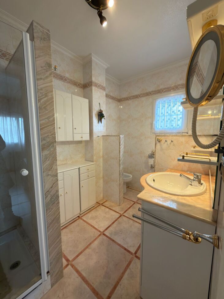 5 Bed, 3 Bath, HouseFor Sale, Playa Flamenca, Alicante