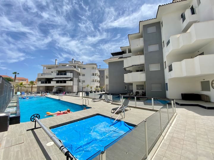 2 Bed, 1 Bath, ApartmentFor Sale, Villamartin, Alicante