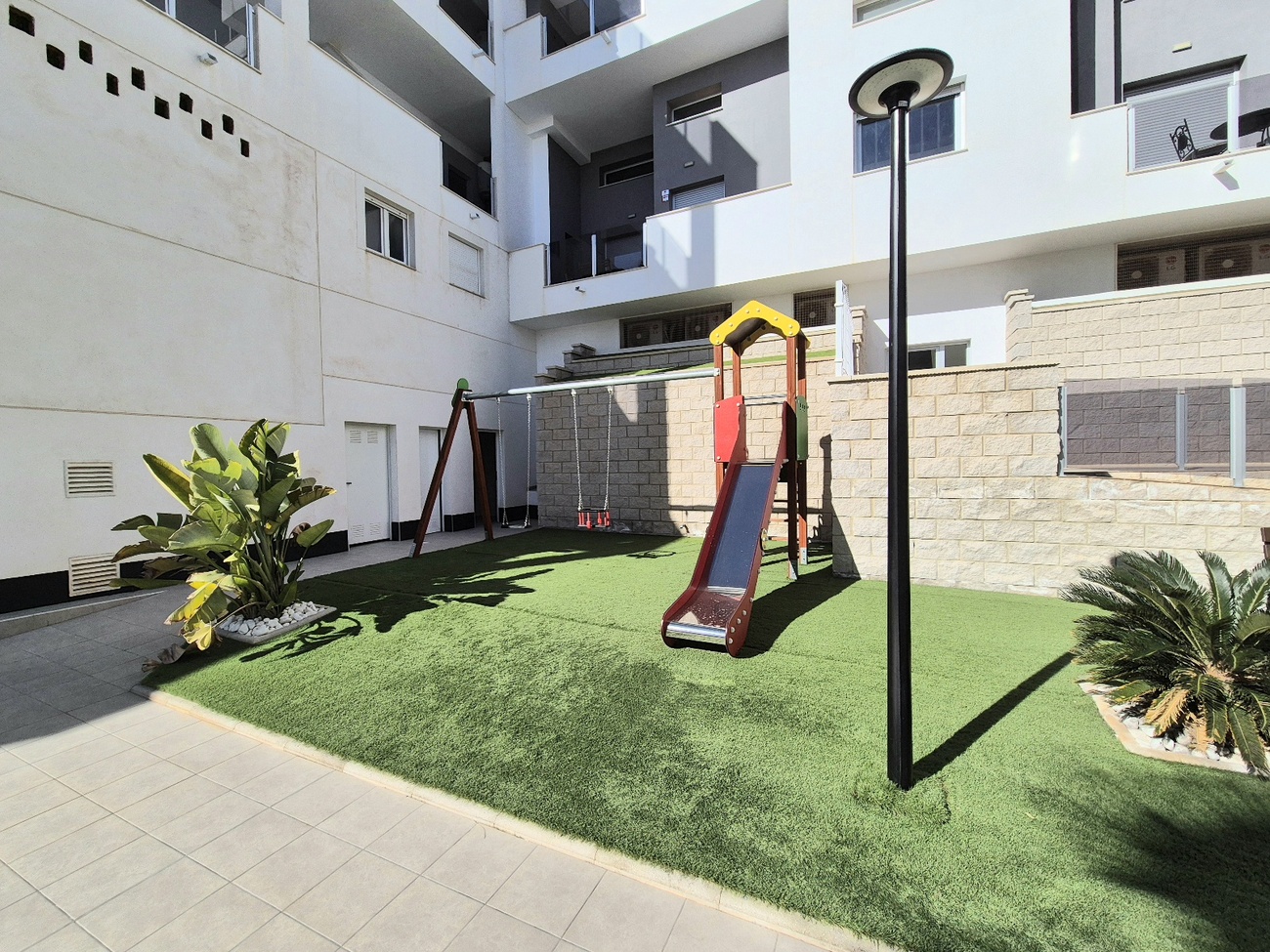 2 Bed, 1 Bath, ApartmentFor Sale, Villamartin, Alicante