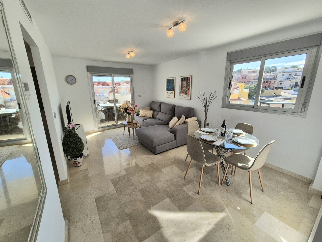 2 Bed, 1 Bath, ApartmentFor Sale, Villamartin, Alicante