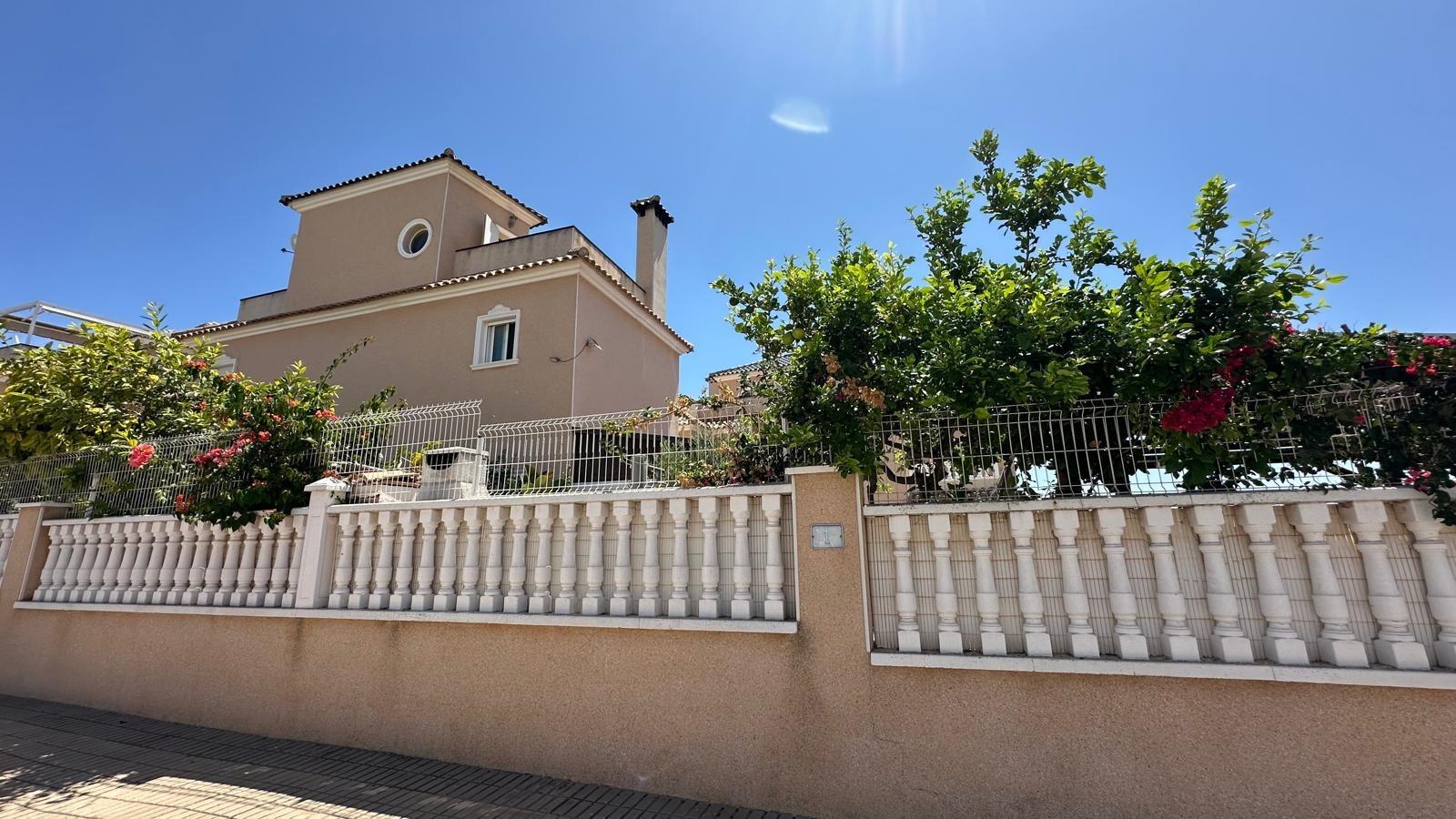 4 Bed, 3 Bath, HouseFor Sale, Orihuela Costa, Alicante
