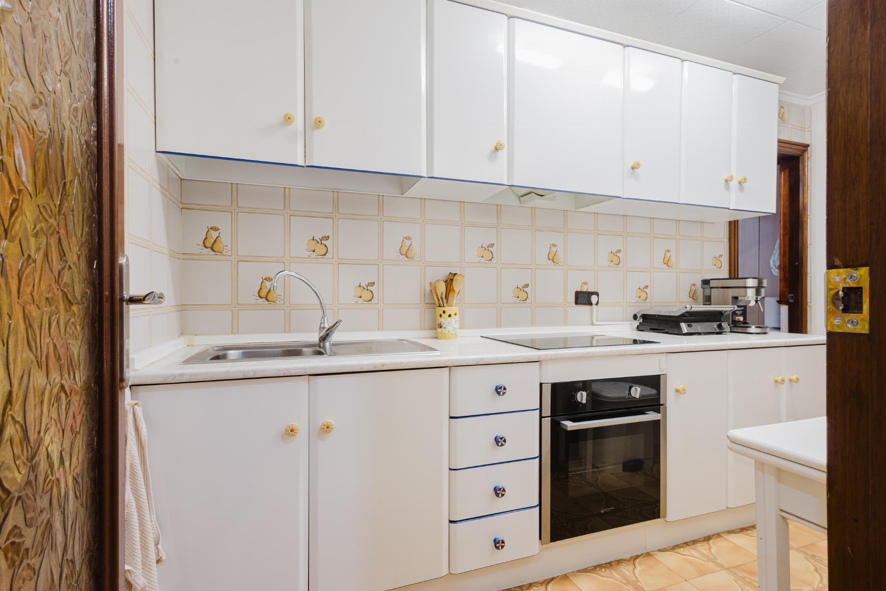 3 Bed, 2 Bath, ApartmentFor Sale, Torrevieja, Alicante