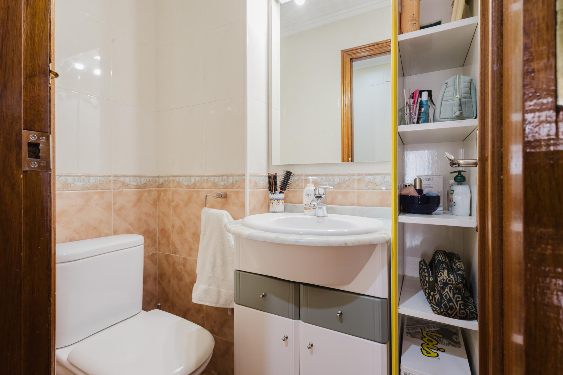 3 Bed, 2 Bath, ApartmentFor Sale, Torrevieja, Alicante