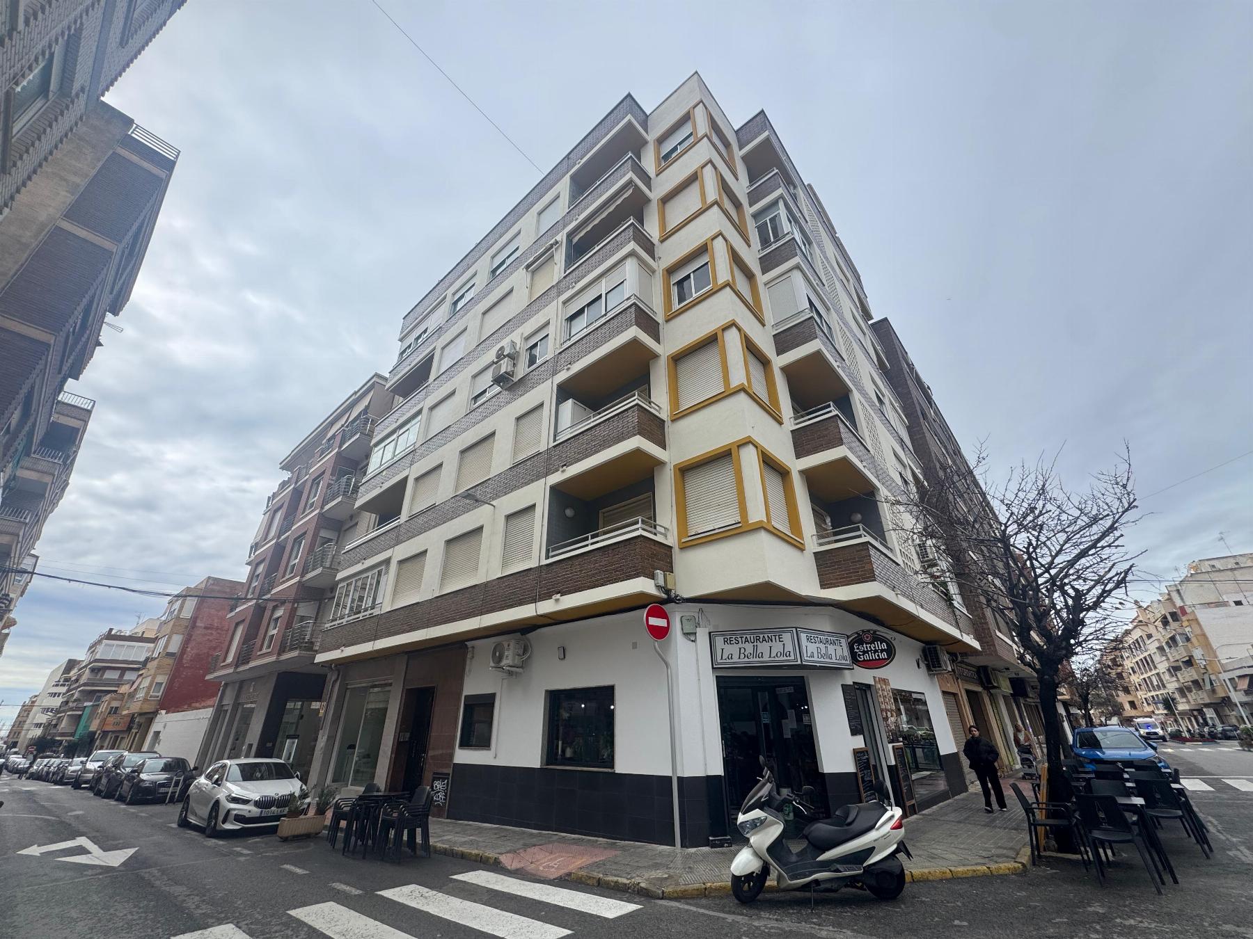 3 Bed, 3 Bath, ApartmentFor Sale, Torrevieja, Alicante