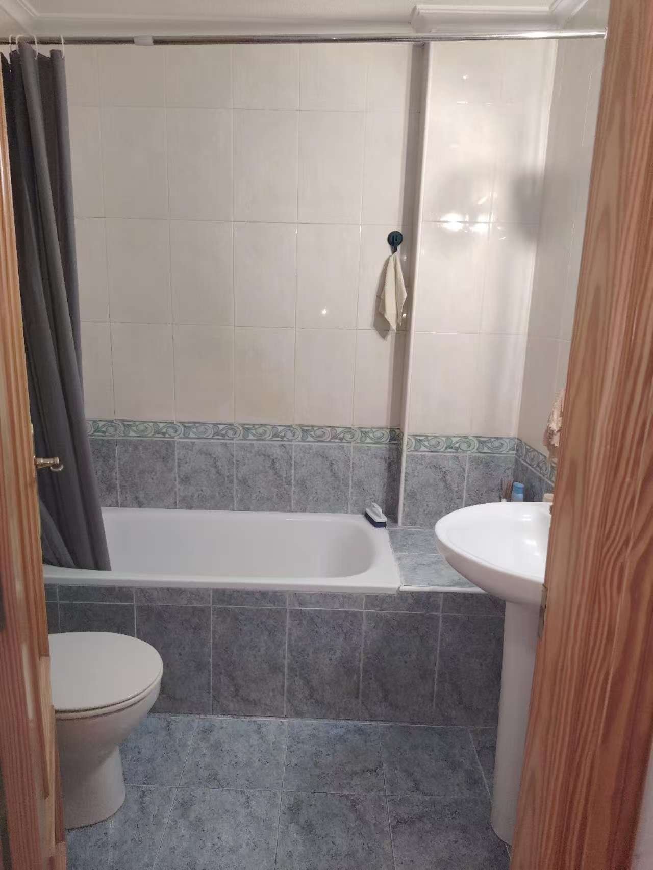3 Bed, 1 Bath, ApartmentFor Sale, Torrevieja, Alicante