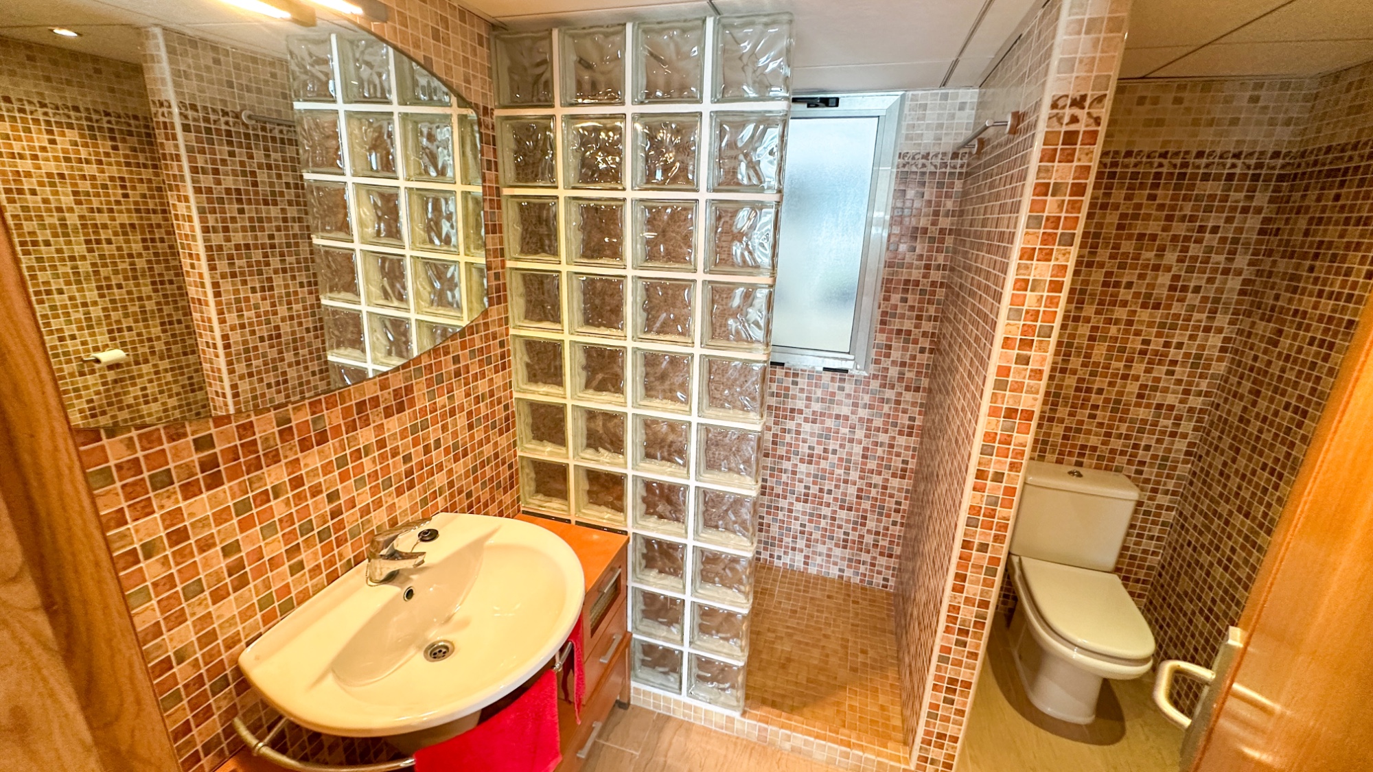 4 Bed, 3 Bath, ApartmentFor Sale, Torrevieja, Alicante