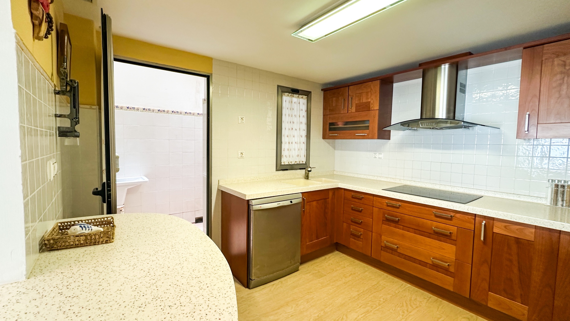 4 Bed, 3 Bath, ApartmentFor Sale, Torrevieja, Alicante