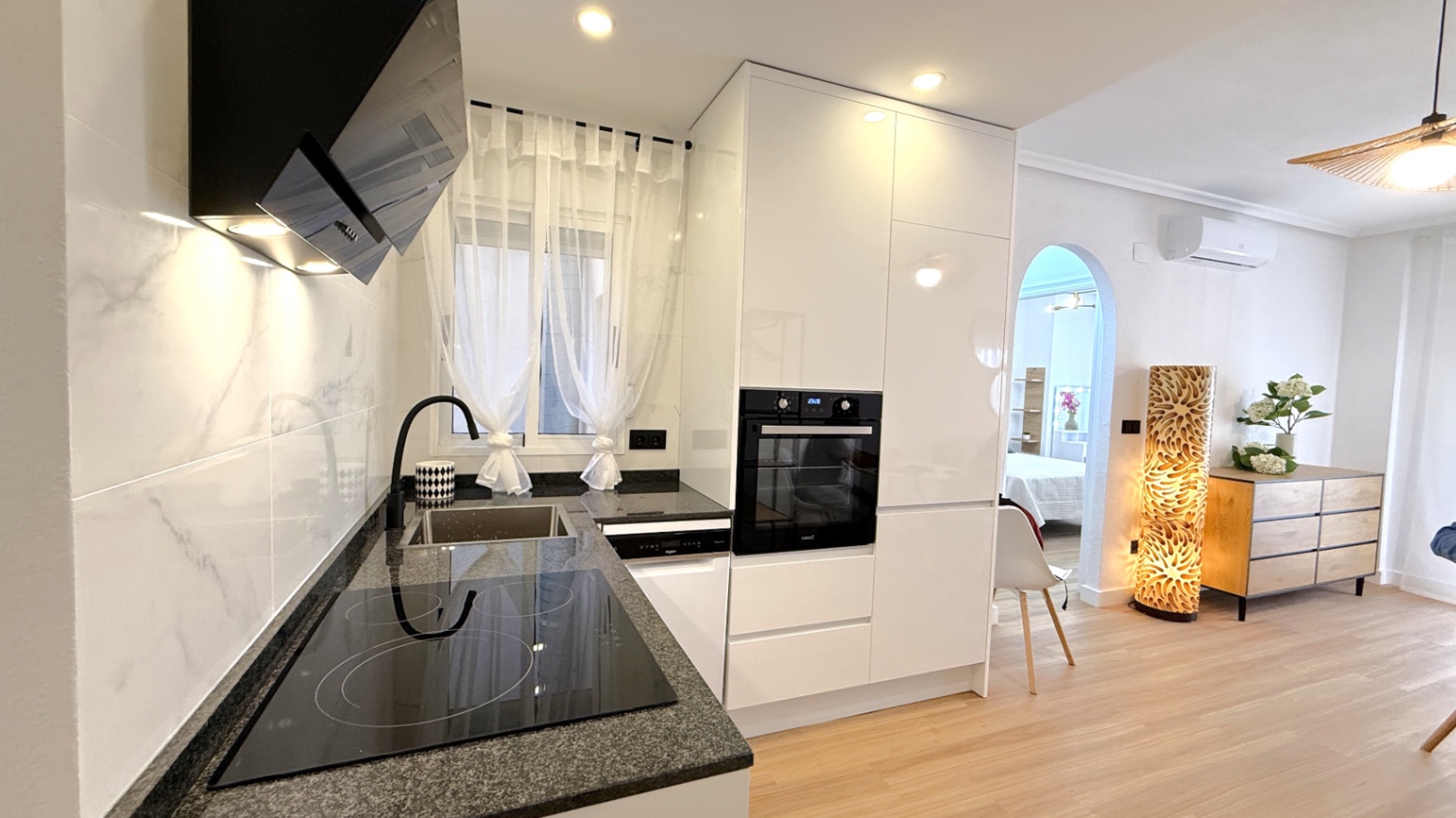 2 Bed, 1 Bath, ApartmentFor Sale, Torrevieja, Alicante