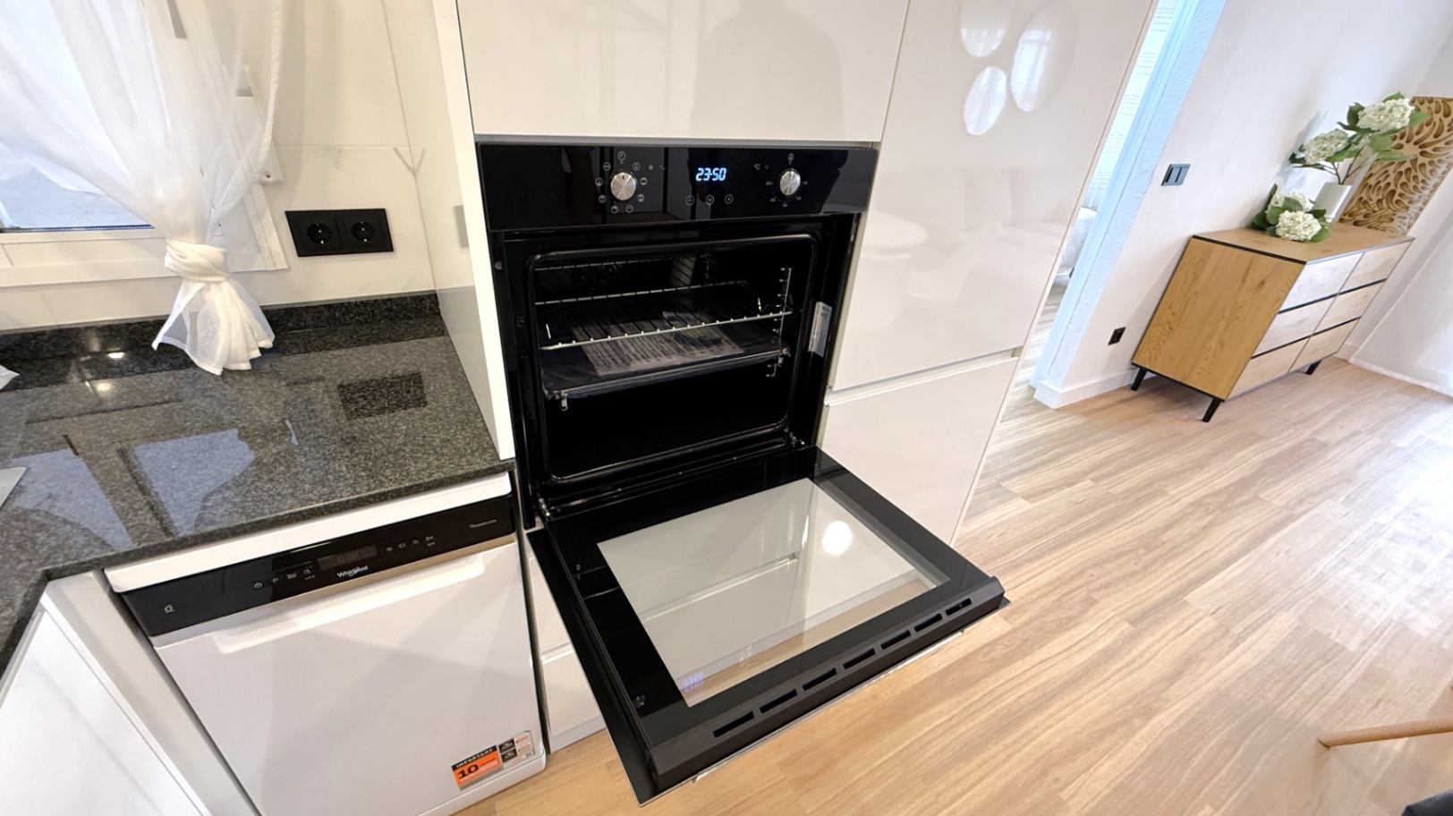 2 Bed, 1 Bath, ApartmentFor Sale, Torrevieja, Alicante