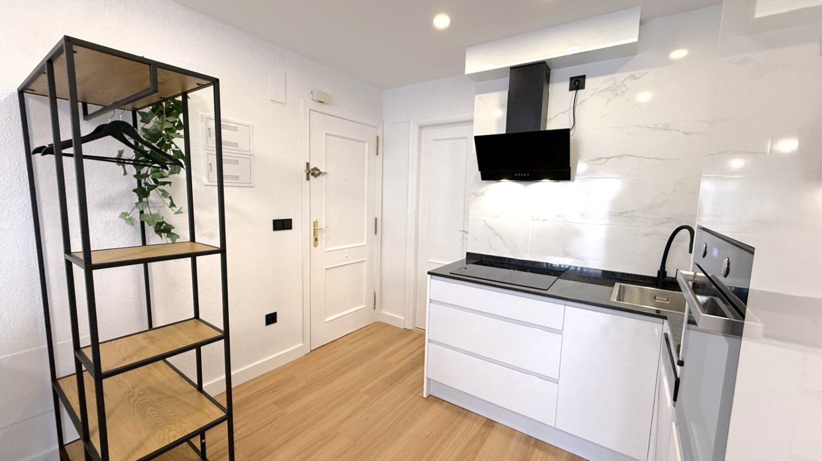 2 Bed, 1 Bath, ApartmentFor Sale, Torrevieja, Alicante